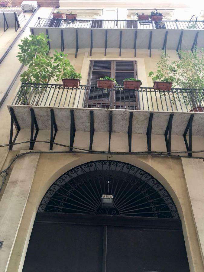 Casa Tea: Nel Cuore Del Centro Storico Palermo Exterior photo